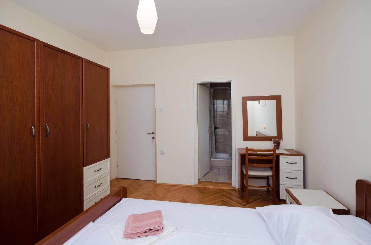 Rooms Mihaela Rab Town Exterior photo